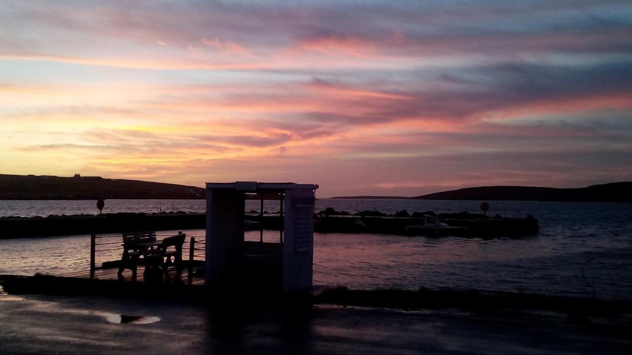 The Uyeasound Old Pier Cottage Belmont  外观 照片